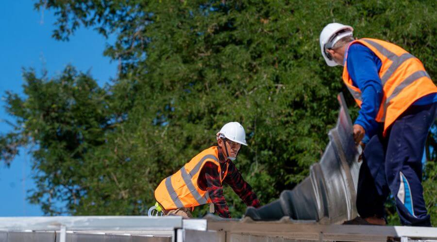 Professional gutter cleaning in Benedict, ND
